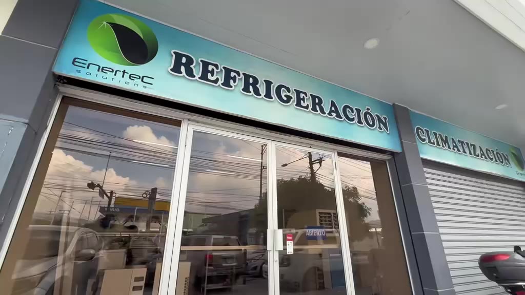 Fachada de Enertec Solutions en San Salvador
